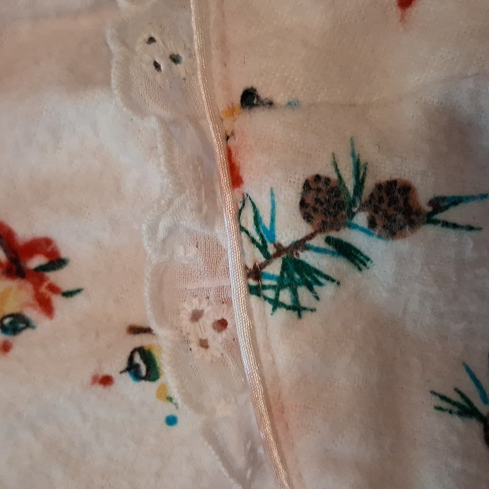 Lanz Medium White and Red Long-Sleeved Nightgown Pajamas - Picture 6 of 11